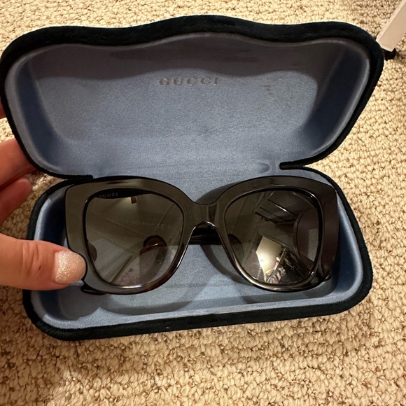 New Gucci Cat 2 Sunglasses in TORTOISE/BROWN - Picture 2 of 6